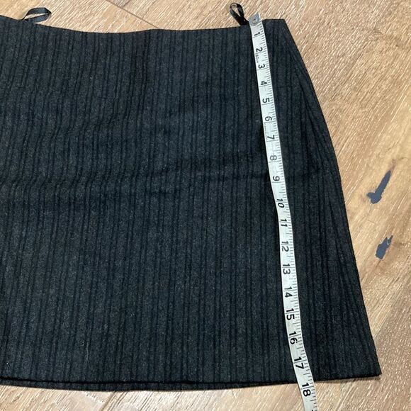 Banana republic factory wool blend skirt with some stretch size 4 - Picture 9 of 9